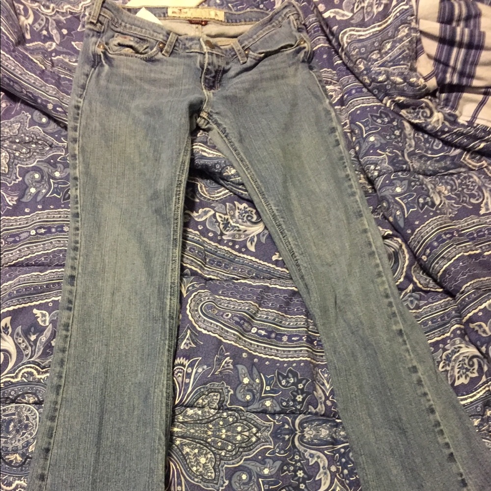 Great Condition!!! Broken In Hollister Jeans 👖👖 - Picture 6 of 6
